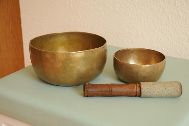 singing-bowls-792558_640